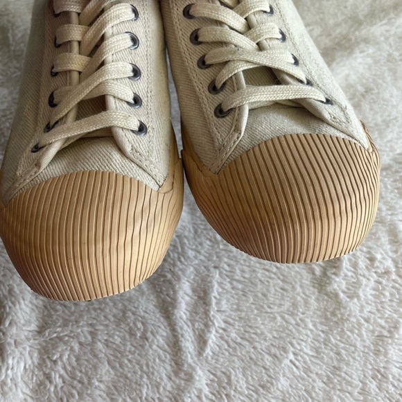 Universal thread canvas lace up neutral tan sneakers - Picture 6 of 10